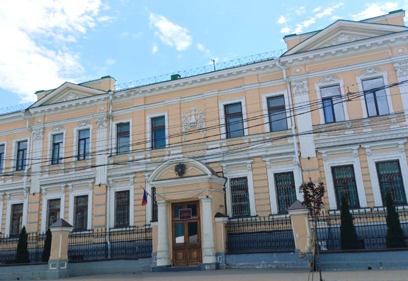 Суд в Рязани обязал коммунальщиков не вывозить мусор рано утром